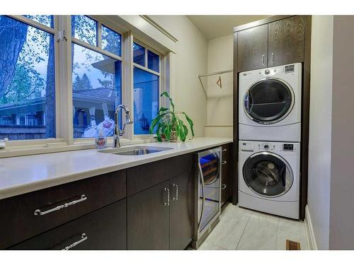 921 Riverdale Avenue Sw, Calgary, AB - Indoor Photo Showing Laundry Room
