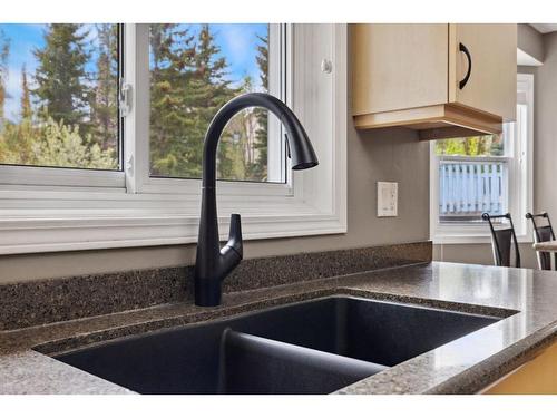 2139 Sirocco Drive Sw, Calgary, AB - Indoor Photo Showing Kitchen With Double Sink