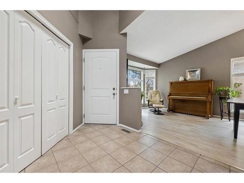 2139 Sirocco Drive Sw, Calgary, AB - Indoor Photo Showing Other Room