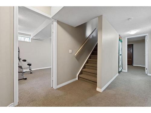 2139 Sirocco Drive Sw, Calgary, AB - Indoor Photo Showing Other Room