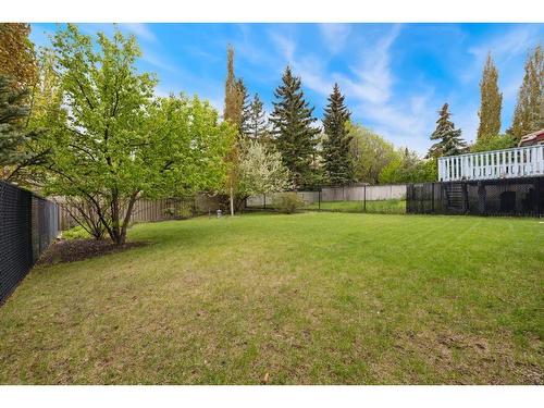 2139 Sirocco Drive Sw, Calgary, AB - Outdoor With Backyard