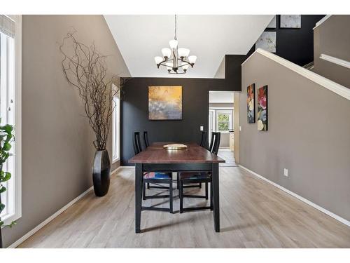 2139 Sirocco Drive Sw, Calgary, AB - Indoor Photo Showing Dining Room