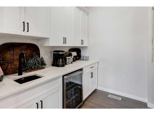 2205 Bayside Road Sw, Airdrie, AB - Indoor Photo Showing Kitchen