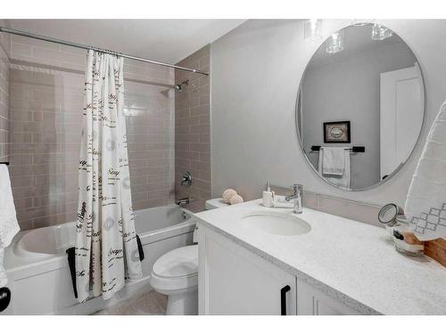 2205 Bayside Road Sw, Airdrie, AB - Indoor Photo Showing Bathroom