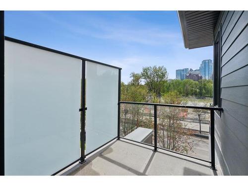1-742 Memorial Drive Nw, Calgary, AB - Outdoor With Exterior
