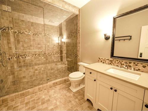 418 10 Avenue Nw, Calgary, AB - Indoor Photo Showing Bathroom