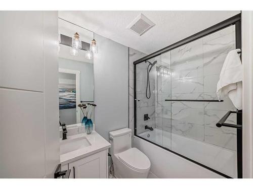 1151 Lake Huron Crescent Se, Calgary, AB - Indoor Photo Showing Bathroom