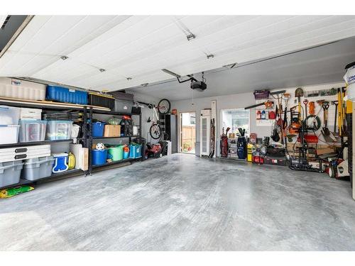 3806 3 Street Nw, Calgary, AB - Indoor Photo Showing Garage