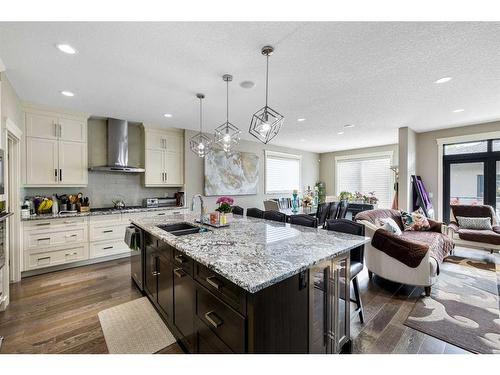 3806 3 Street Nw, Calgary, AB - Indoor Photo Showing Kitchen With Double Sink With Upgraded Kitchen