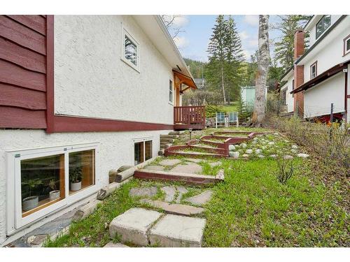 204 Grizzly Street, Banff, AB - Outdoor With Exterior