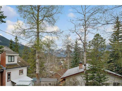 204 Grizzly Street, Banff, AB - Outdoor