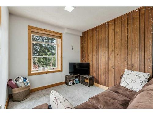 204 Grizzly Street, Banff, AB - Indoor