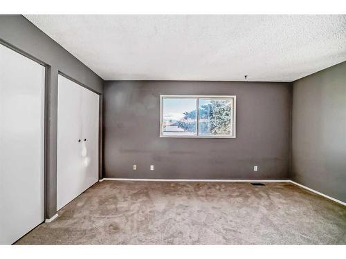 162 Midbend Place Se, Calgary, AB - Indoor Photo Showing Other Room