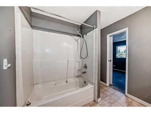 162 Midbend Place Se, Calgary, AB - Indoor Photo Showing Bathroom