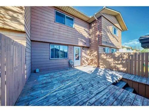 162 Midbend Place Se, Calgary, AB - Outdoor