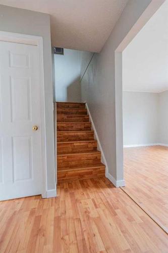 3615 27A Avenue Se, Calgary, AB - Indoor Photo Showing Other Room