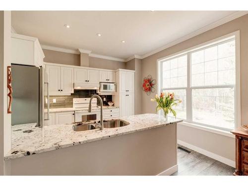 30 Discovery Heights Sw, Calgary, AB - Indoor Photo Showing Kitchen With Double Sink With Upgraded Kitchen