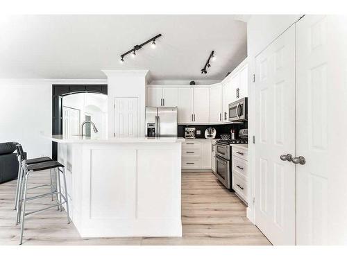 18372 Chaparral Street Se, Calgary, AB - Indoor Photo Showing Kitchen