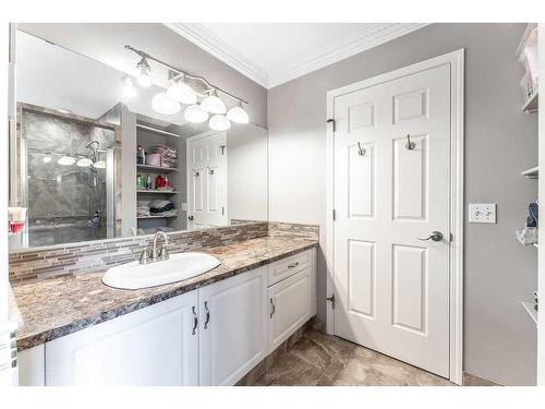 18372 Chaparral Street Se, Calgary, AB - Indoor Photo Showing Bathroom