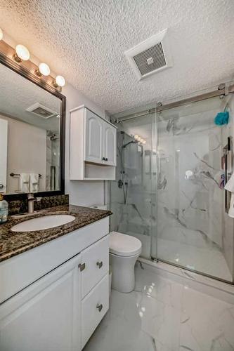 301-738 3 Avenue, Calgary, AB - Indoor Photo Showing Bathroom