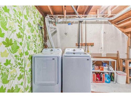 450 78 Avenue Ne, Calgary, AB - Indoor Photo Showing Laundry Room