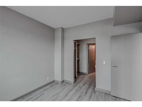 609-210 15 Avenue Se, Calgary, AB - Indoor Photo Showing Other Room
