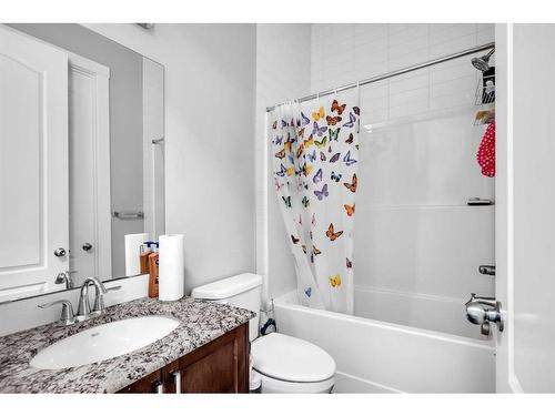 15 Red Embers Terrace Ne, Calgary, AB - Indoor Photo Showing Bathroom