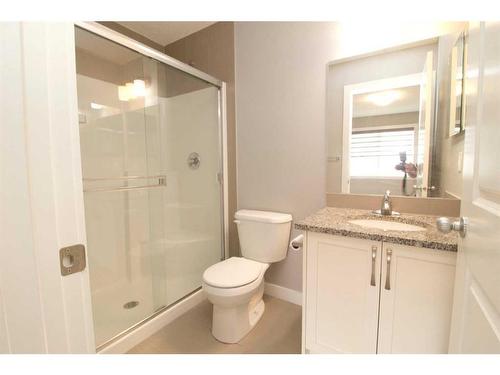765 Nolan Hill Boulevard Nw, Calgary, AB - Indoor Photo Showing Bathroom