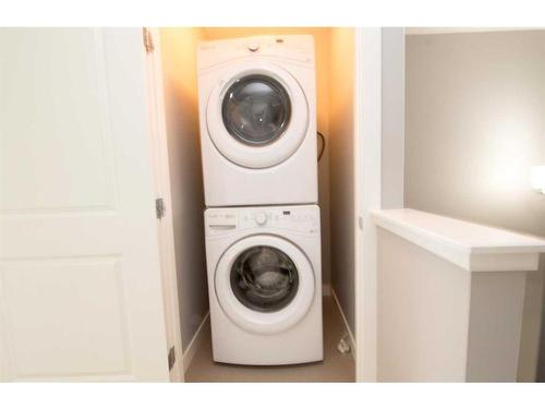765 Nolan Hill Boulevard Nw, Calgary, AB - Indoor Photo Showing Laundry Room