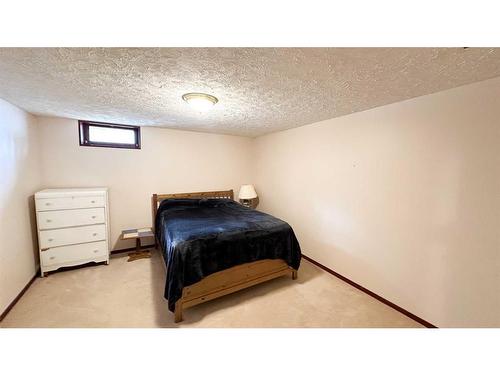 31551 Range Road 53C, Rural Mountain View County, AB - Indoor Photo Showing Bedroom
