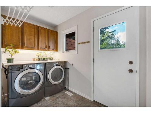 199 Dalcastle Way Nw, Calgary, AB - Indoor Photo Showing Laundry Room