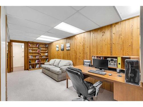 199 Dalcastle Way Nw, Calgary, AB - Indoor Photo Showing Office