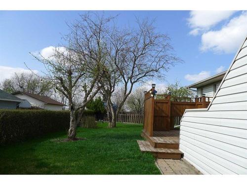 302 Silverthorn Close, Olds, AB - Outdoor