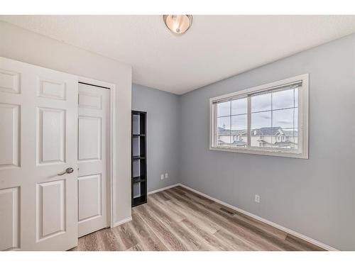 250 Evansmeade Point Nw, Calgary, AB - Indoor Photo Showing Other Room