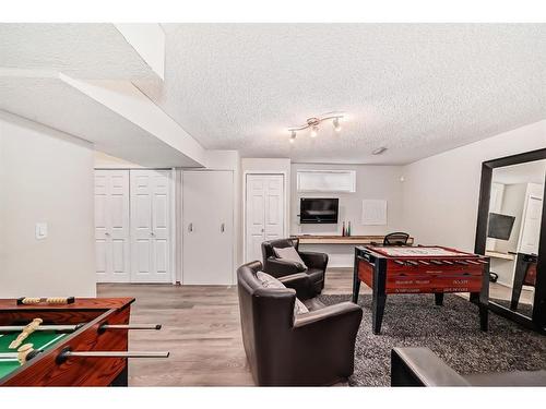 250 Evansmeade Point Nw, Calgary, AB - Indoor Photo Showing Other Room