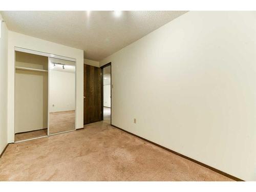 2227 2 Avenue Nw, Calgary, AB - Indoor Photo Showing Other Room