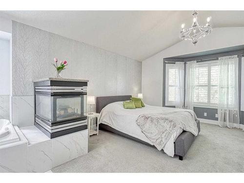 2514 3 Avenue Nw, Calgary, AB - Indoor Photo Showing Bedroom
