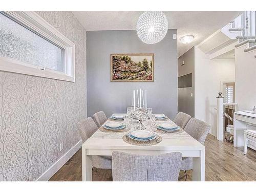 2514 3 Avenue Nw, Calgary, AB - Indoor Photo Showing Dining Room