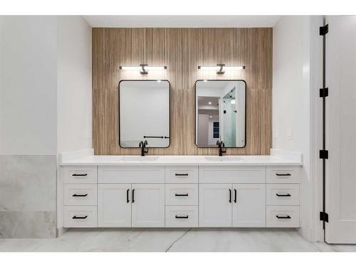 27 Rockford Park Nw, Calgary, AB - Indoor Photo Showing Bathroom