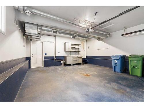 119 Cedargrove Court Sw, Calgary, AB - Indoor Photo Showing Garage