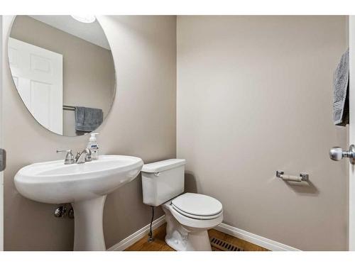 262 Cougarstone Circle Sw, Calgary, AB - Indoor Photo Showing Bathroom