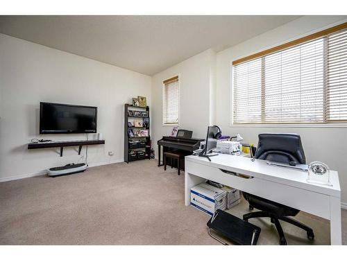 424 New Brighton Drive Se, Calgary, AB - Indoor Photo Showing Office