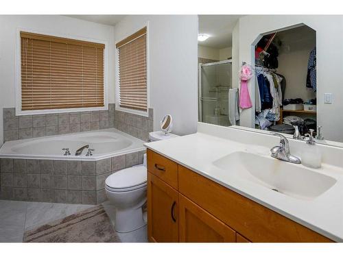 424 New Brighton Drive Se, Calgary, AB - Indoor Photo Showing Bathroom