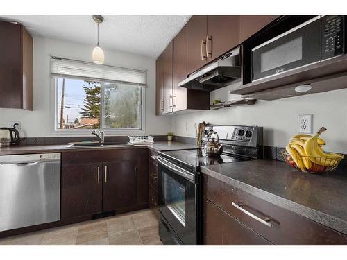211 Marlyn Place Ne, Calgary, AB - Indoor Photo Showing Kitchen