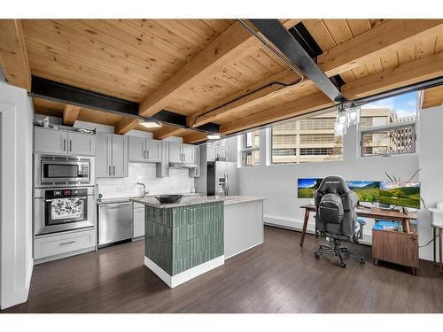 213-1117 1 Street Sw, Calgary, AB - Indoor Photo Showing Kitchen