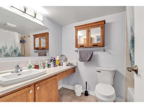 1605-9800 Horton Road Sw, Calgary, AB - Indoor Photo Showing Bathroom