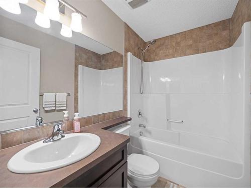 920 Prairie Springs Drive Sw, Airdrie, AB - Indoor Photo Showing Bathroom
