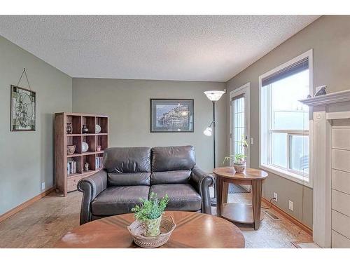 28 Silvergrove Close Nw, Calgary, AB - Indoor Photo Showing Living Room