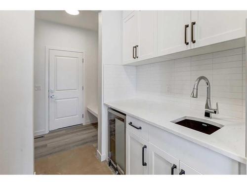 214 Vista Road, Crossfield, AB - Indoor Photo Showing Kitchen