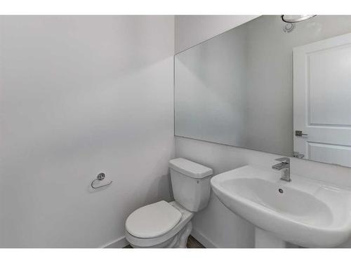 214 Vista Road, Crossfield, AB - Indoor Photo Showing Bathroom